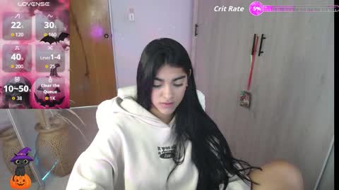 Snapshot of amara_silk chatting on 10.30.25 amara_silk online show from 10.30.25