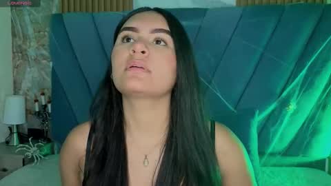 Snapshot of amarahanks_ chatting on 10.29.25 amarahanks_ online show from 10.29.25