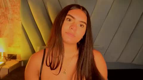 Snapshot of amarahanks_ chatting on 11.08.25 amarahanks_ online show from 11.08.25