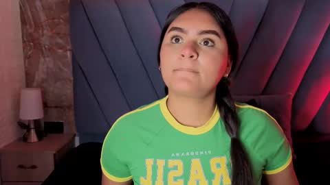 Snapshot of amarahanks_ chatting on 11.12.25 amarahanks_ online show from 11.12.25