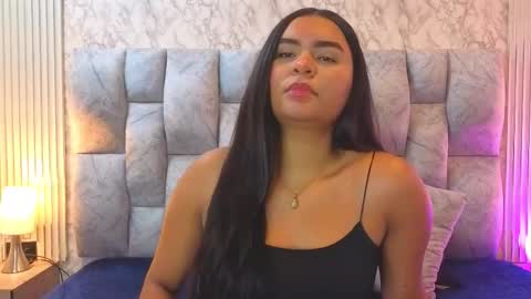 Snapshot of amarahanks_ chatting on 11.19.25 amarahanks_ online show from 11.19.25