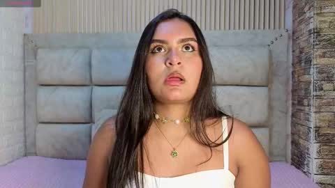 Snapshot of amarahanks_ chatting on 12.16.25 amarahanks_ online show from 12.16.25