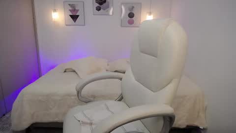 Snapshot of amarantha_ross chatting on 01.10.25 Amarantha online show from 01.10.25