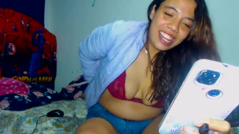 Snapshot of amararoberts08 chatting on 12.10.24 Amara Julia online show from 12.10.24