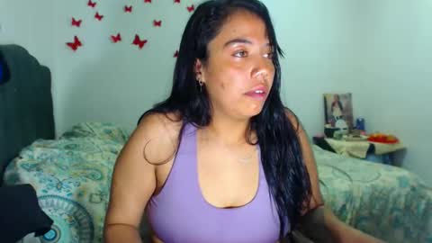 Snapshot of amararoberts08 chatting on 10.29.25 Amara Julia online show from 10.29.25