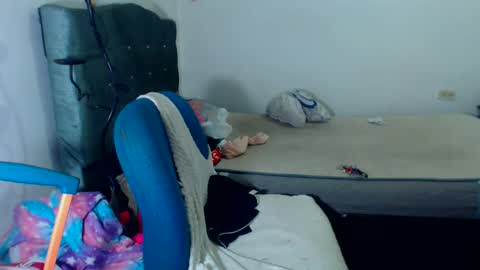 Amara Julia online show from 12.17.25