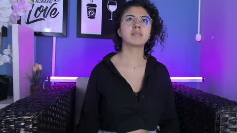 Snapshot of amarettho chatting on 01.31.25 Emily online show from 01.31.25