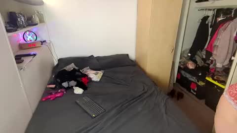 Snapshot of amateurchick chatting on 02.01.25 Kissra online show from 02.01.25