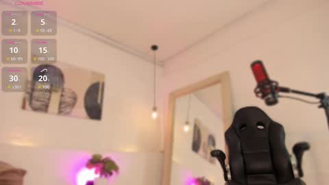 Snapshot of amatiista_12 chatting on 02.10.25 A M A T I S T A online show from 02.10.25