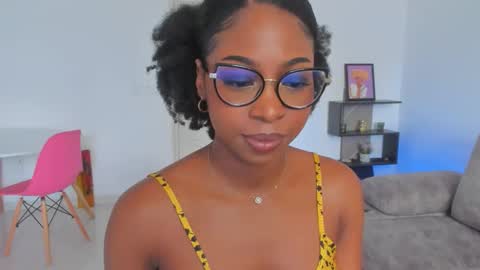 Snapshot of amatiistur chatting on 11.22.25 Tammy online show from 11.22.25