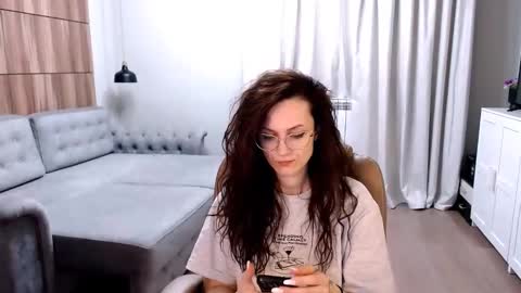 Snapshot of amazingeyes89 chatting on 03.03.25 Izza online show from 03.03.25