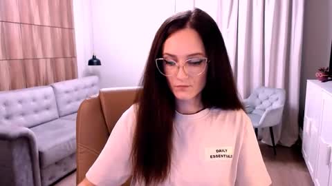 Snapshot of amazingeyes89 chatting on 10.24.25 Izza online show from 10.24.25