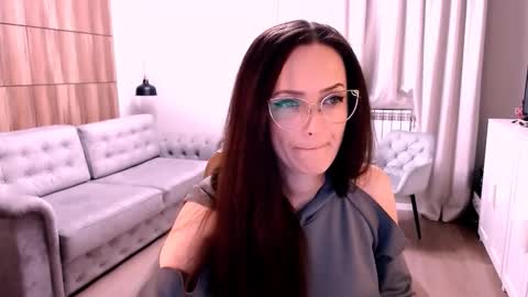 Snapshot of amazingeyes89 chatting on 11.05.25 Izza online show from 11.05.25