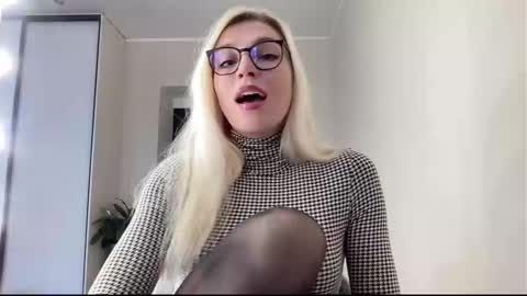 Snapshot of amazingkelly chatting on 03.17.26 Kelly online show from 03.17.26