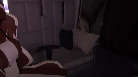 Ellie online show from 12.18.25