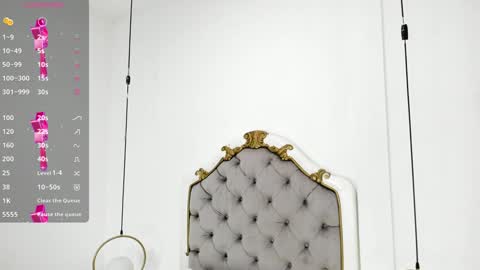 Snapshot of ambar_adamss chatting on 01.04.25 Sara online show from 01.04.25