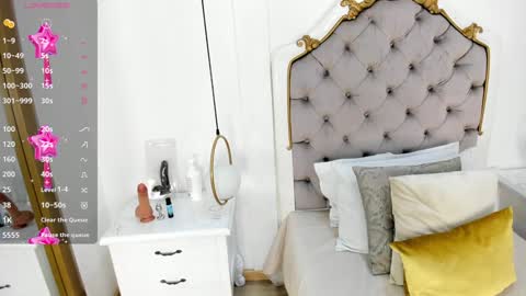 Snapshot of ambar_adamss chatting on 01.09.25 Sara online show from 01.09.25