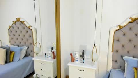 Snapshot of ambar_adamss chatting on 01.10.25 Sara online show from 01.10.25