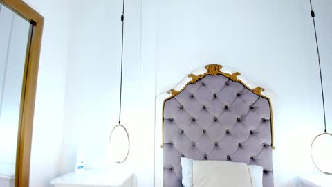 Snapshot of ambar_adamss chatting on 02.07.25 Sara online show from 02.07.25