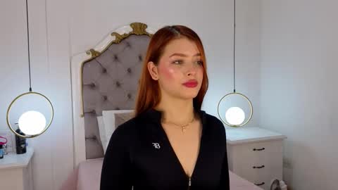 Snapshot of ambar_adamss chatting on 09.26.25 Sara online show from 09.26.25