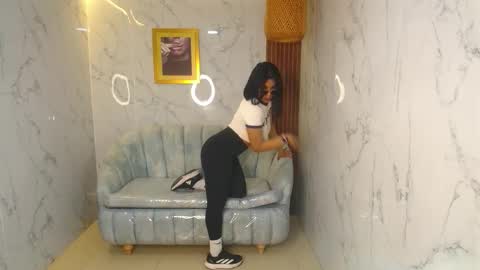 Snapshot of ambar_fox_s chatting on 11.12.25 Ambar online show from 11.12.25