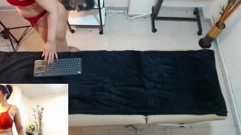 Snapshot of ambar_jonesx chatting on 11.08.25 Ambar Jones online show from 11.08.25