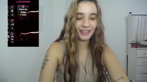 Snapshot of ambar_lynn chatting on 10.16.25 mbar online show from 10.16.25