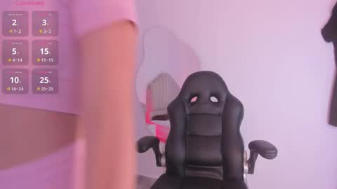 ambarevans_ online show from 11.22.25