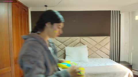 Ambar Ross online show from 01.15.25