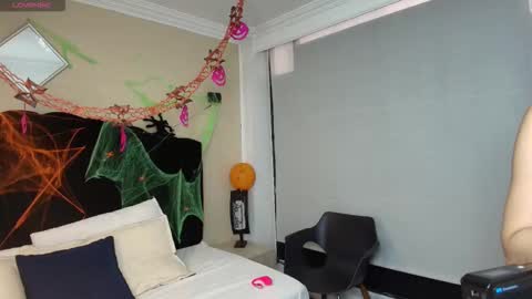 Ambar Ross online show from 10.27.25