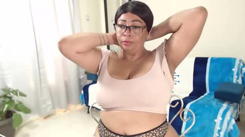 Snapshot of ambarsofhia chatting on 01.22.25 Amber Sofhia online show from 01.22.25