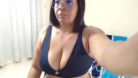 Snapshot of ambarsofhia chatting on 02.02.25 Amber Sofhia online show from 02.02.25