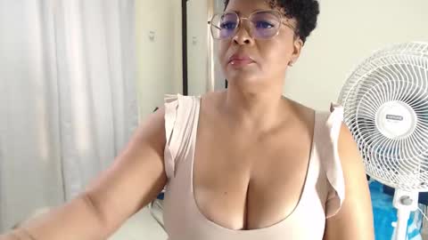 Snapshot of ambarsofhia chatting on 02.06.25 Amber Sofhia online show from 02.06.25