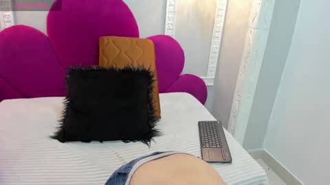   online show from 02.25.25