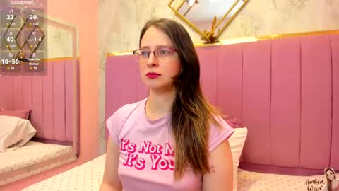 Snapshot of ambeerrwood_ chatting on 11.02.25 . Amber Wood . online show from 11.02.25