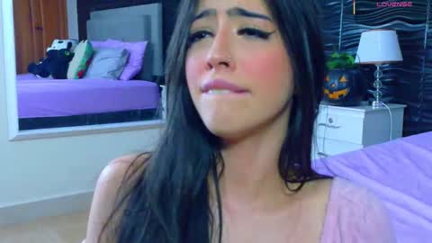 Snapshot of amber_bull chatting on 11.21.25 amber_bull online show from 11.21.25