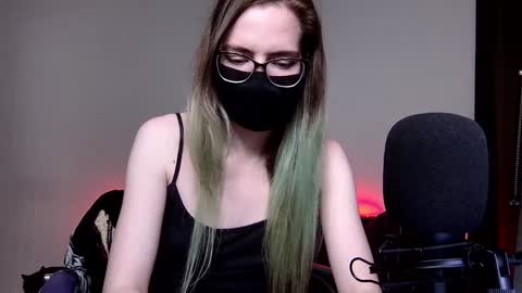 Amber non-nude model online show from 12.05.24