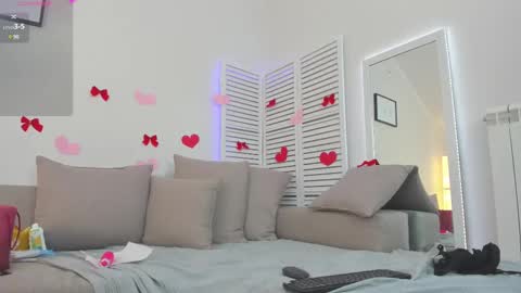 Snapshot of amber_foks chatting on 02.09.25 Amber online show from 02.09.25