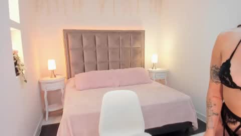 Snapshot of amber_ink chatting on 10.17.25 amber_ink online show from 10.17.25