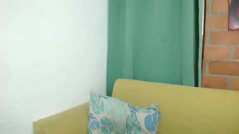 Snapshot of amber_lee20 chatting on 01.18.25 LUISA online show from 01.18.25