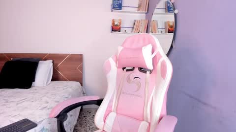 Snapshot of amber_maxwell chatting on 02.08.25 Amber online show from 02.08.25