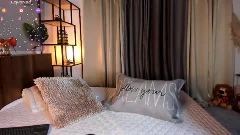 Snapshot of amber_maxwell chatting on 09.28.25 Amber online show from 09.28.25