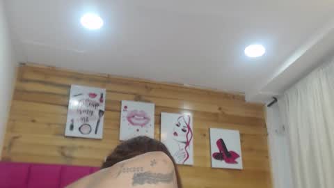 Snapshot of amber_moore chatting on 10.17.25 Amber Moore online show from 10.17.25