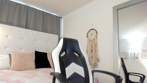 Amber Novoa online show from 02.08.26