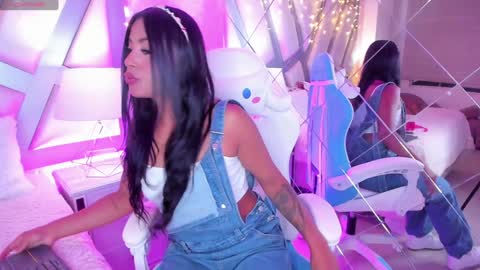 Snapshot of amber_villalobos chatting on 01.14.25 Tell me Amber online show from 01.14.25