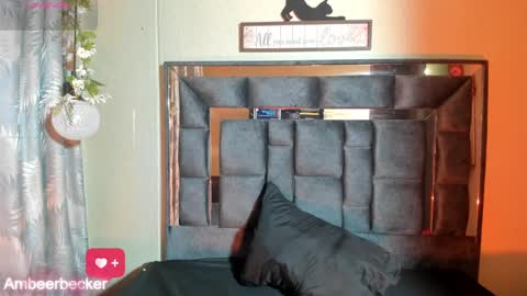 Snapshot of amberbeckeer chatting on 02.28.25 Amber online show from 02.28.25