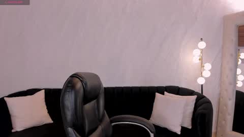 Snapshot of amberfarrell chatting on 05.02.26 Amber online show from 05.02.26