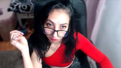 Snapshot of amberfox735 chatting on 12.02.25 amberfox735 online show from 12.02.25