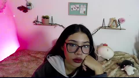 Snapshot of amberjeong chatting on 01.12.25 Amber Jeong online show from 01.12.25