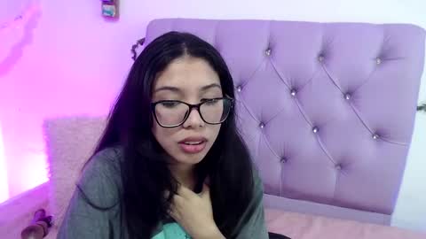 Snapshot of amberjeong chatting on 01.26.25 Amber Jeong online show from 01.26.25